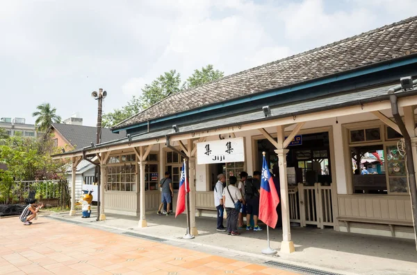 Station met mascotte van Leopard Cat — Stockfoto