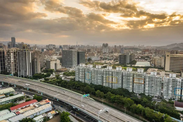 Paisaje urbano de la mañana con en Banqiao — Foto de Stock