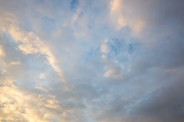 天国の夕焼け雲自然曇りの背景 — ストック写真