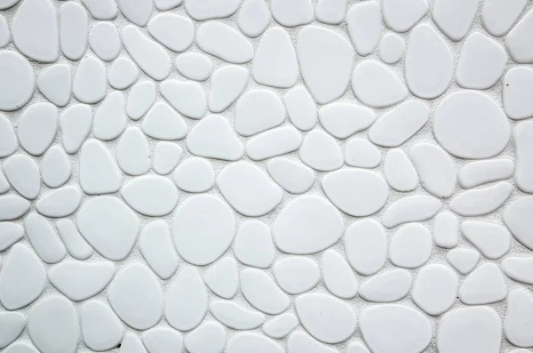 Muur Van Ovale Ronde Steen Witte Achtergrond — Stockfoto