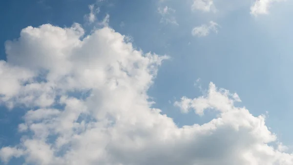 Nature Fond Nuages Blancs Sur Ciel Bleu — Photo