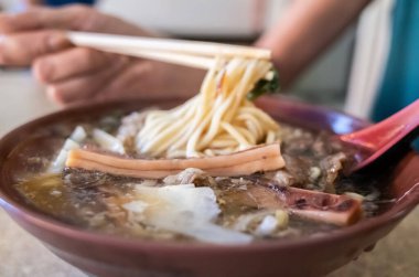 Tayvan çorbası, kuzu etli erişte ve kalamar çorbası.