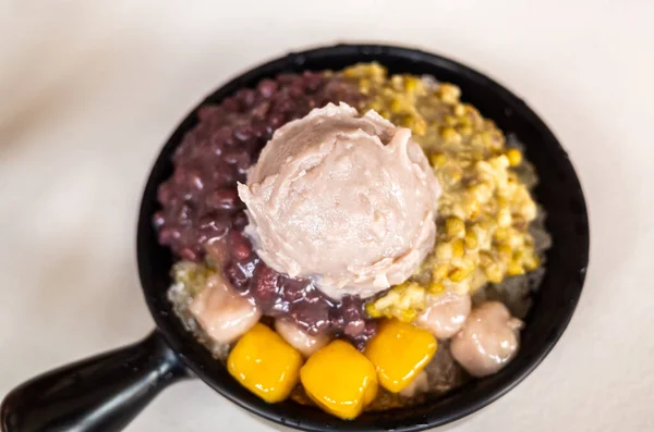 cold shaved ice with colorful dessert, famous Taiwan snacks