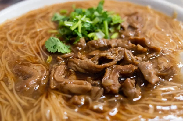 Comer Taiwan Lanche Macarrão Fino Com Intestino Porco — Fotografia de Stock