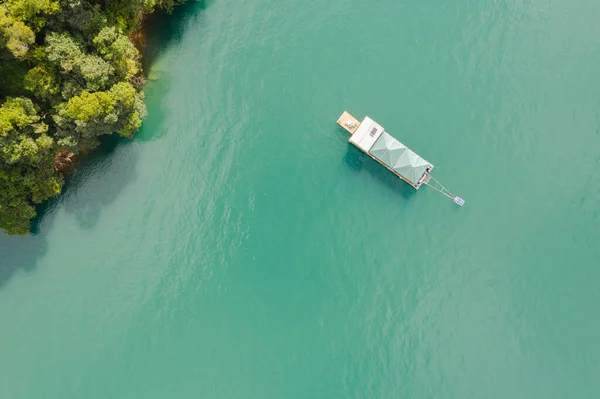 Вид Воздуха Лодки Озере Знаменитой Достопримечательности Озеро Sun Moon Посёлке — стоковое фото