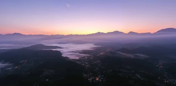 Панорамный Пейзаж Деревни Горах Сумерками Посёлке Ючи Наньтоу Тайвань — стоковое фото