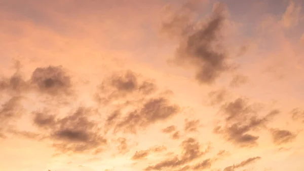Sonnenuntergang Bewölkt Hintergrund Mit Fantasiefarbe Himmel — Stockfoto