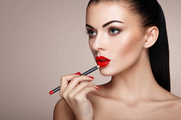 Kvinna med perfekt makeup — Stockfoto
