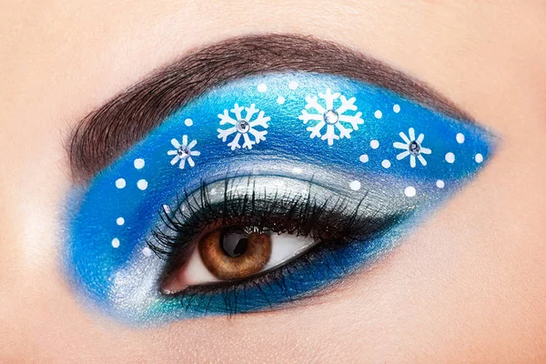 Μάτι κορίτσι makeover νιφάδες χιονιού — Φωτογραφία Αρχείου