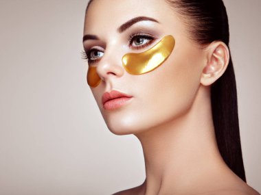 Göz yamalar ile güzellik kadın portresi