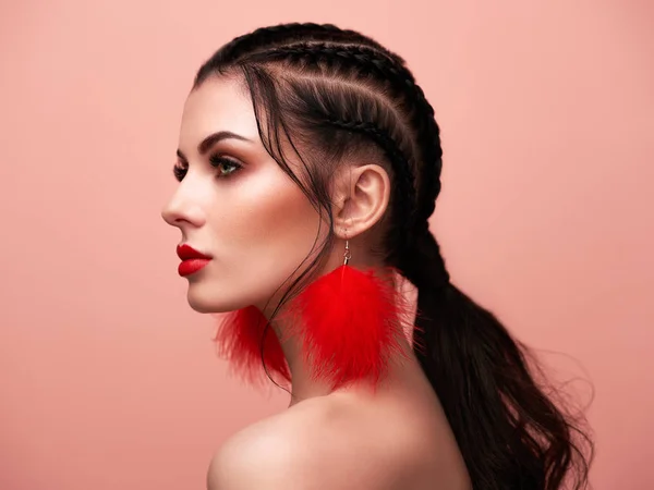 Portrait beautiful woman with jewelry — Stock Photo, Image