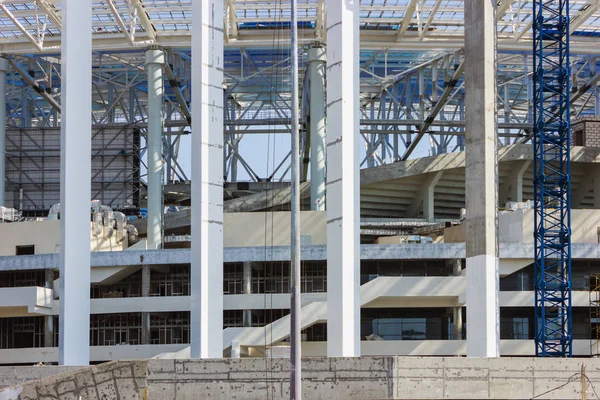 Бетонні та сталеві конструкції в будівництві стадіону — стокове фото