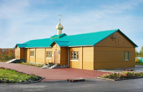 La Chiesa della Santa Presunzione nella città di Apatity — Foto Stock
