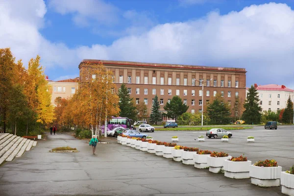 Geologiskt institut i Apatity. Ryssland — Stockfoto