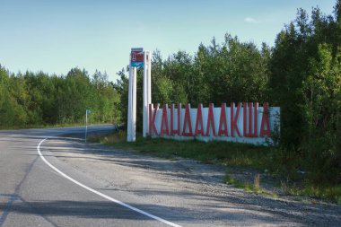 Stela Kandalaksha girişinde