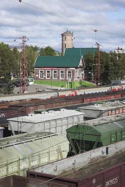 Pohled na stanici z lávmostu. Severodvinsk — Stock fotografie