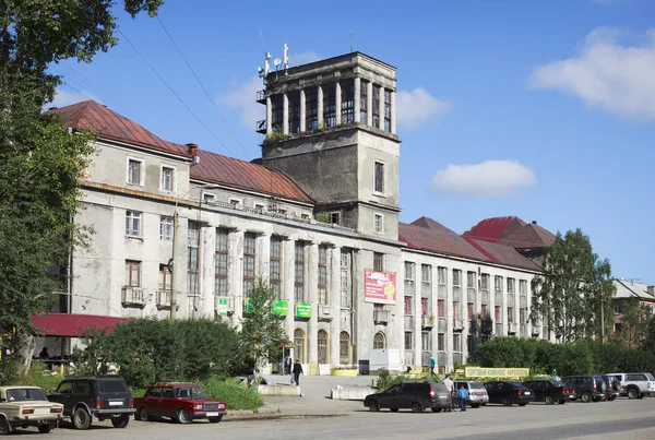 前旅馆, 建于1935年在 Medvezhygorsk。俄罗斯 — 图库照片