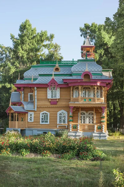 "Ferienhaus Bugrov ". Museumszentrum. wolodarsk. — Stockfoto