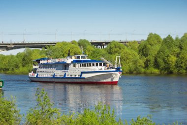 Nizhny Novgorod, Rusya Federasyonu - 13 Mayıs 2018: genelinde kasaba akar nehir Oka ve Volga. cruise gemileri yelken Oka ve Volga nehirleri boyunca