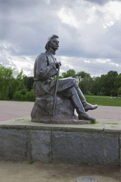 Del escritor Maxim Gorky monumento en Nizhny Novgorod, Rusia —  Fotos de Stock