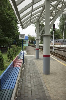 İniş platformu Nizhny Novgorod Çocuk Demiryolu. Poster diyor ki...