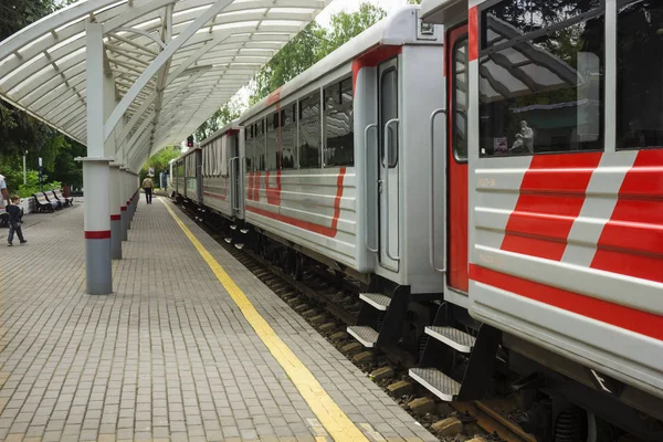 Nastupujte do vlaku. Dětská železnice. Nižnij Novgorod. Russ — Stock fotografie