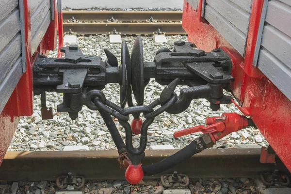 Coupling device of the cargo wagon of the old narrow-gauge railw — Stock Photo, Image