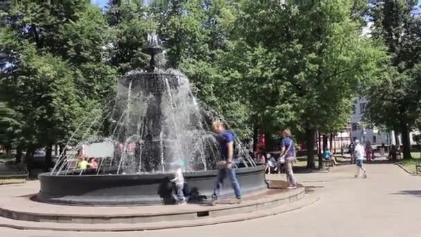 Nizhny Novgorod Russia June 2019 Big Fountain One Square Town — Stockvideo