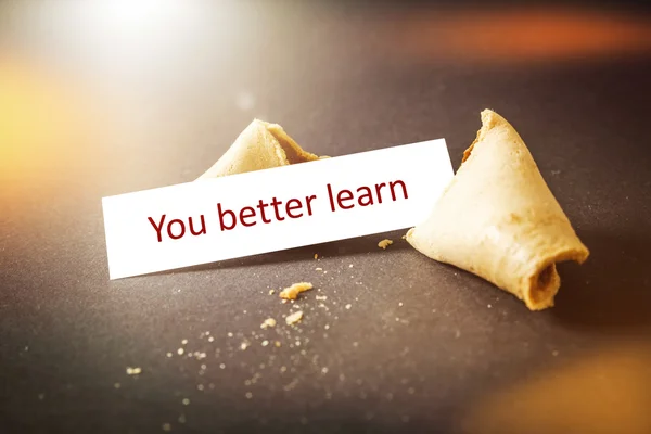 Fortune cookie with inspiring qoute — Stock Photo, Image
