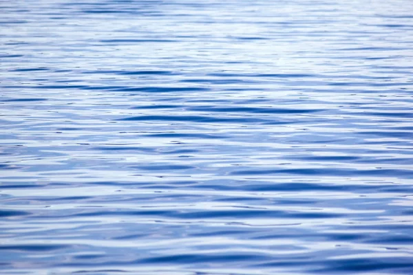 Superficie dell'acqua blu — Foto Stock