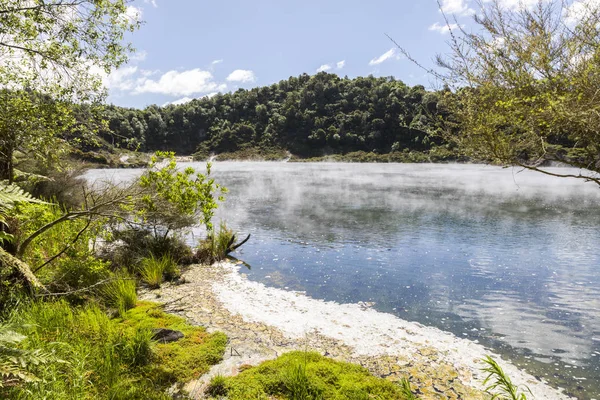 Vulkanische meer in de waimangu — Stockfoto