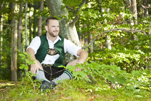 Hombre en traje bavariano —  Fotos de Stock