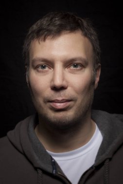 yakışıklı erkek beyaz portre