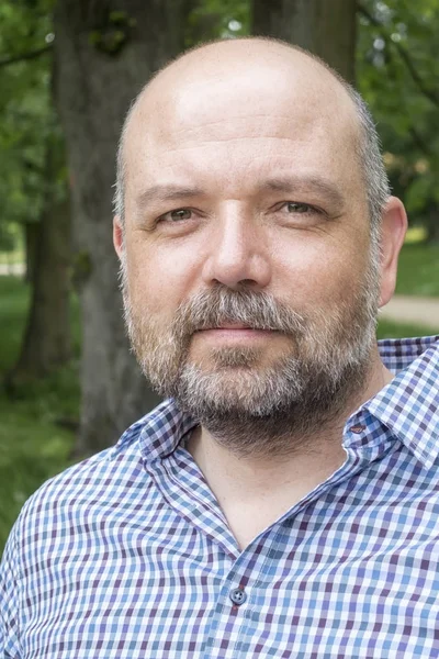 Retrato Hombre Barbudo Guapo Aire Libre — Foto de Stock