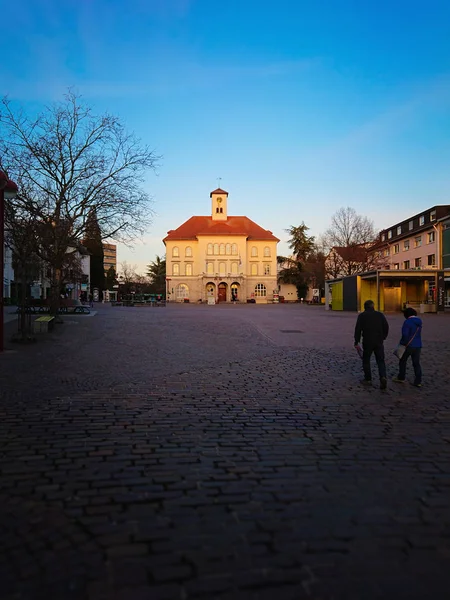 Alemania Sindelfingen Marzo 2018 Gente Caminando Plaza Del Mercado Fondo —  Fotos de Stock