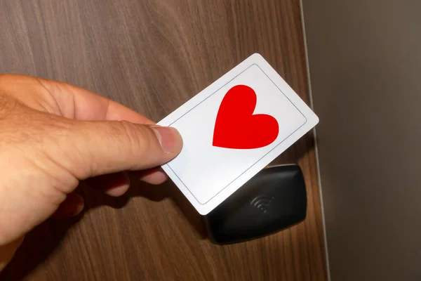Obraz Bezkluczykowych Drzwi Odblokowuje Czerwone Serce Miłość — Zdjęcie stockowe