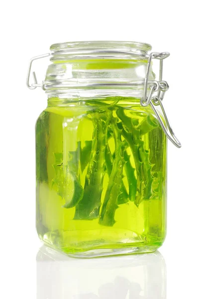 Aloe leaf in juice — Stock Photo, Image