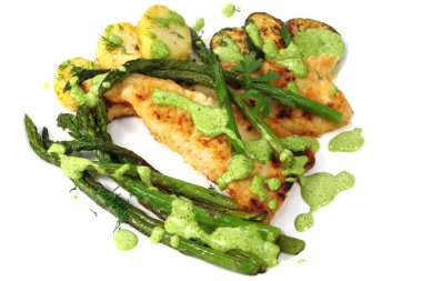 Kızarmış yeşil kuşkonmaz plaka