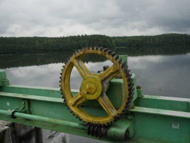 su engeli kaldırma mekanizması 