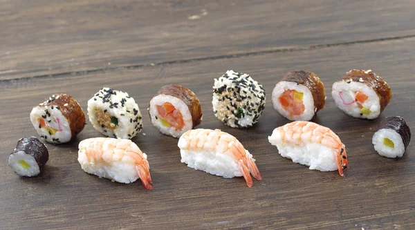 Portion appétissante sushi — Photo