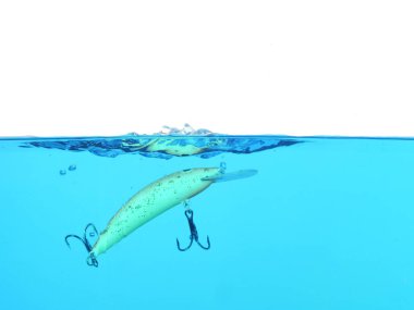 Suda balık tutmak için yalpalayıcı 