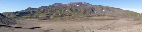 Vulkanen van Kamtsjatka. Ridge Gorely, een panoramisch uitzicht. — Stockfoto