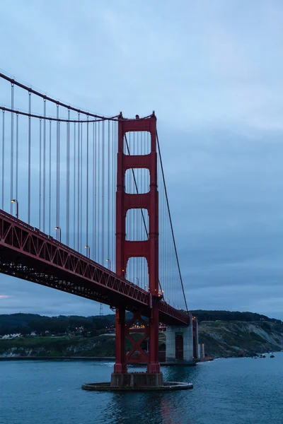 Schemering bij Golden Gate — Stockfoto