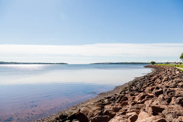 Calm Water by Seawall — Stock Photo, Image