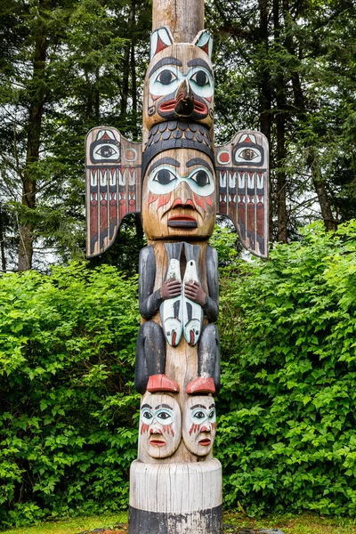 Classic Totem Pole — Stock Photo, Image