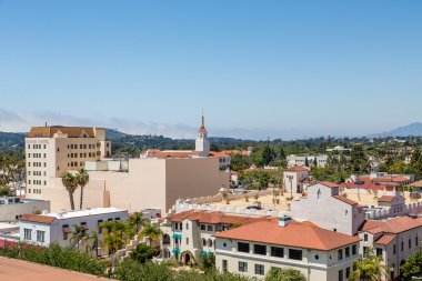 Santa Barbara çatılarına