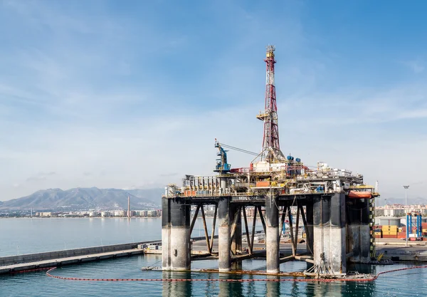 Ölplattform im Hafen von Malaga — Stockfoto