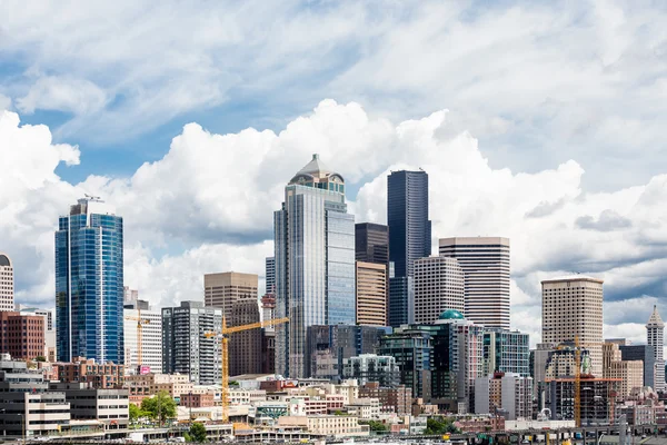 Seattle Skyline con cielo drammatico — Foto Stock