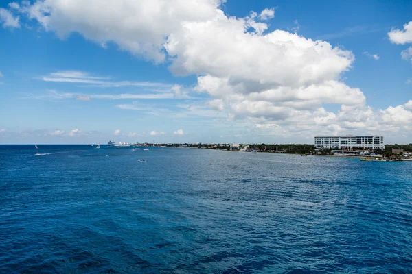 Schöne Wolken über der Küste von Cozumel — Stockfoto