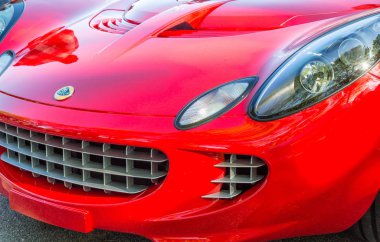 Kırmızı Lotus Hood